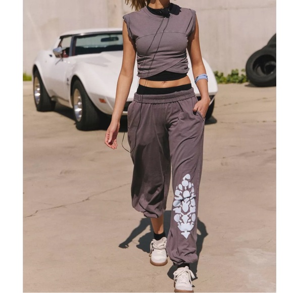 FP Movement Women's Hot Shot Logo
Crossover 2-Piece Set 🌸 - Picture 2 of 14